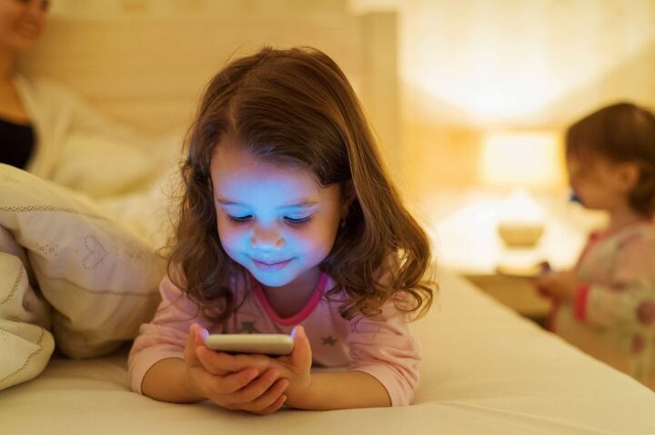 子どものスマホ利用、親がするべきこととは?犯罪被害を未然に防ぐ3つの心得