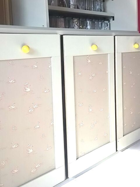Ikeaのカラーボックス ファブリック扉 でオリジナルな棚 暮らしニスタ