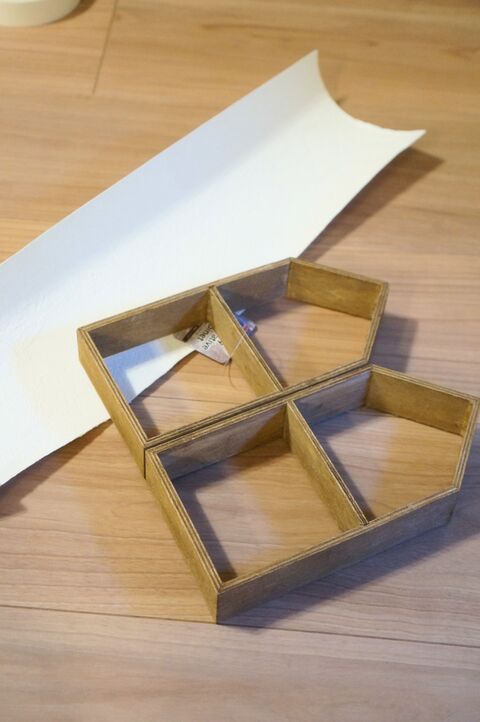 余った壁紙と100均グッズで簡単 ミニインテリアシェルフ 暮らしニスタ 余った壁紙と100均グッズで簡単 ミニインテリアシェルフ 暮らしニスタ