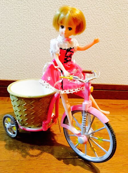 300均の自転車オブジェ☆車輪が動くからリカちゃんを乗せて遊べる！！