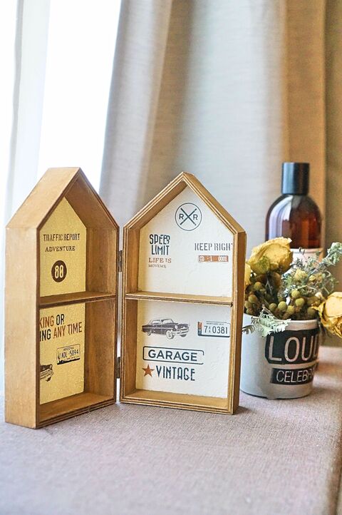 余った壁紙と100均グッズで簡単 ミニインテリアシェルフ 暮らしニスタ