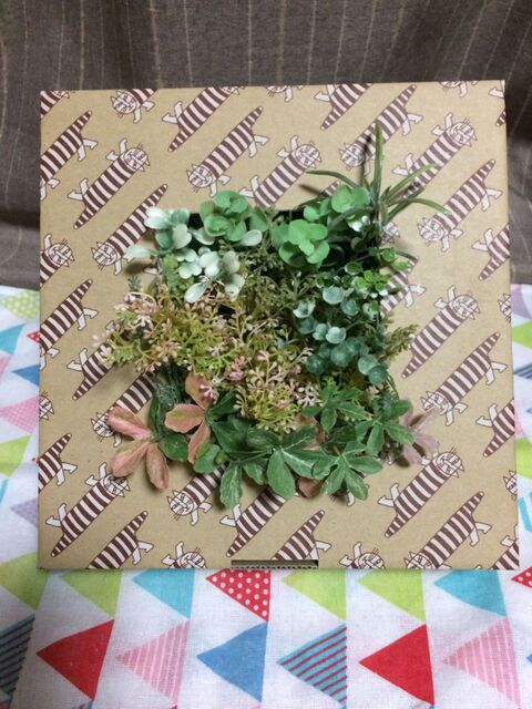 空き箱と100均フェイクグリーンでリメイク ウォールグリーンインテリア 暮らしニスタ 空き箱と100均フェイクグリーンでリメイク ウォールグリーンインテリア 暮らしニスタ