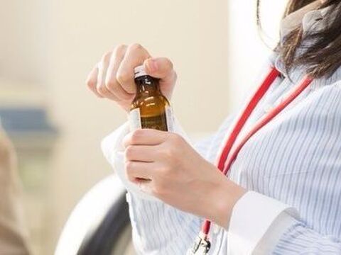 困った 瓶の蓋が開かない 女性でもできる かたーい瓶の蓋 開け方のコツ3つ 暮らしニスタ 困った 瓶の蓋が開かない 女性でもできる かたーい瓶の蓋 開け方のコツ3つ 暮らしニスタ