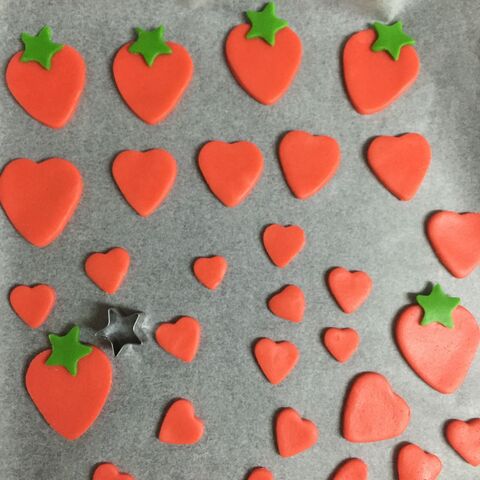 セリアの型で作る糸引き飴ちゃん風 苺クッキー 暮らしニスタ セリアの型で作る糸引き飴ちゃん風 苺クッキー 暮らしニスタ