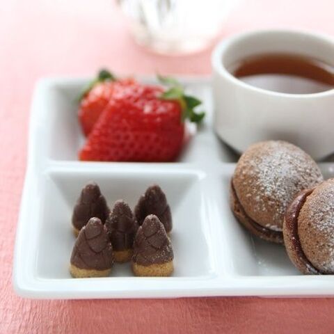 おもてなしにもおススメ 100均の仕切り皿で市販のクッキーを可愛く盛り付け 暮らしニスタ おもてなしにもおススメ 100均の仕切り皿で市販のクッキーを可愛く盛り付け 暮らしニスタ