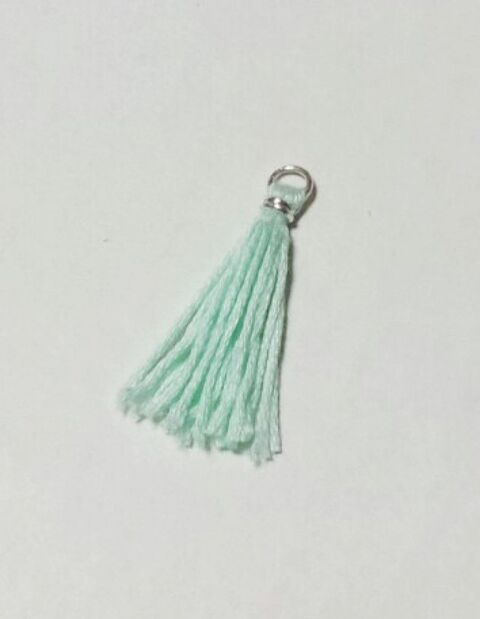 タッセルの作り方と活用術まとめ 可愛いアクセ 雑貨を作ろう 暮らしニスタ