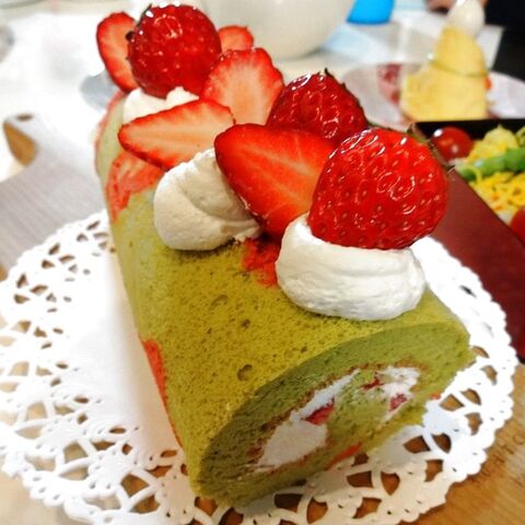 ひな祭りにぴったり 3色がかわいい いちごロールケーキ 暮らしニスタ