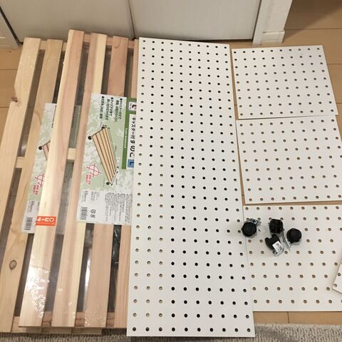 キッチンの隙間にスノコで収納棚をdiy Diy Tileでアクセント 暮らしニスタ キッチンの隙間にスノコで収納棚をdiy Diy Tileでアクセント 暮らしニスタ