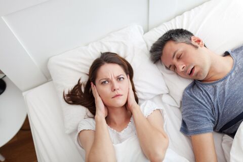 夫のいびきがうるさい もしかしたら病気のサインかも 暮らしニスタ