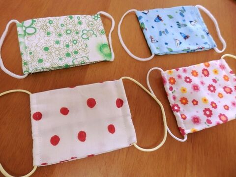 子供も喜ぶ優しい肌ざわり 簡単 二辺を縫うだけ 手作り布マスク 暮らしニスタ 子供も喜ぶ優しい肌ざわり 簡単 二辺を縫うだけ 手作り布マスク 暮らしニスタ