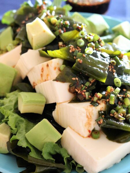 豆腐とわかめの韓国風サラダ