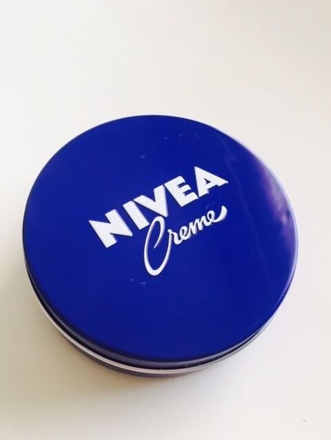 地味にスゴい ニベアの青缶を掃除に使う 蛇口の根元汚れにも 暮らしニスタ 地味にスゴい ニベアの青缶を掃除に使う 蛇口の根元汚れにも 暮らしニスタ