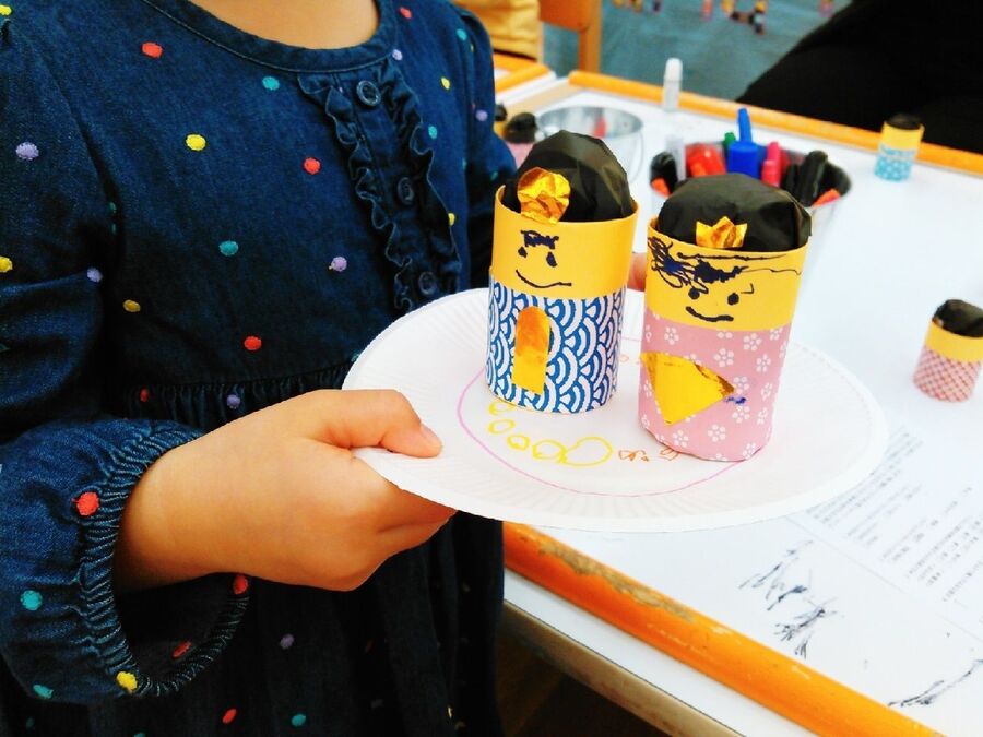 子供と工作 トイレットペーパー芯で作るエコな雛人形 暮らしニスタ