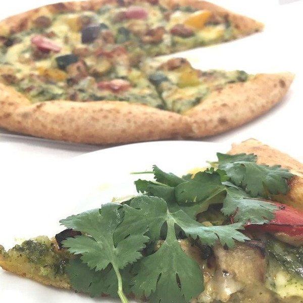パクチーのピザに『追いパク』｜料理のレシピや作り方｜暮らしニスタ