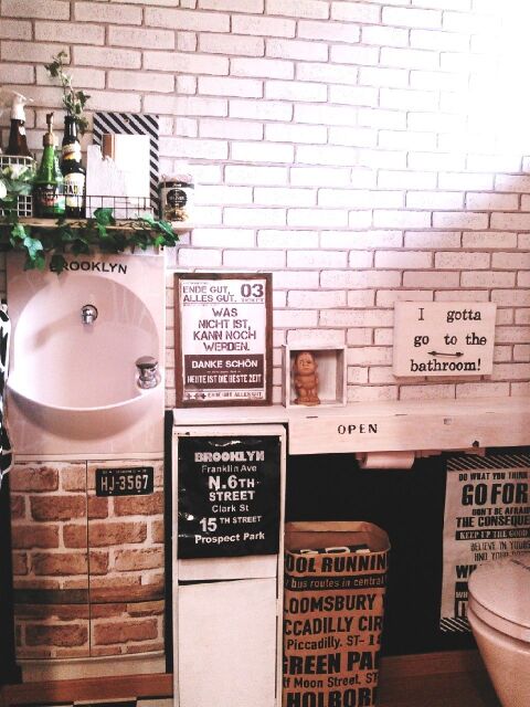 簡単イメチェン セリアのリメイクシートでトイレ壁をリメイク 暮らしニスタ