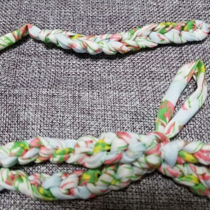 鎖編みで紐を編む