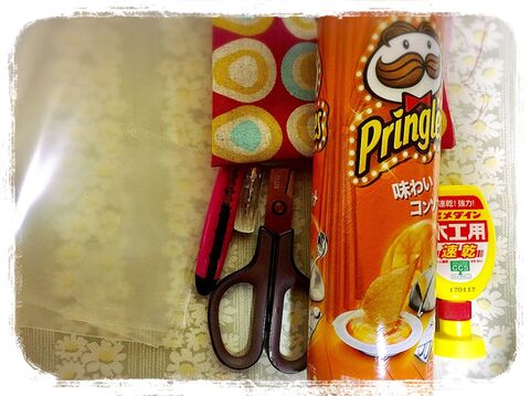 プリングルスの缶がスマートなマステ収納に大変身 暮らしニスタ プリングルスの缶がスマートなマステ収納に大変身 暮らしニスタ