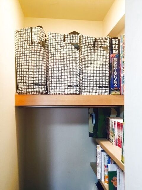 Ikea ショッピングバッグを使って ボードゲーム 箱物おもちゃを収納 暮らしニスタ Ikea ショッピングバッグを使って ボードゲーム 箱物おもちゃを収納 暮らしニスタ