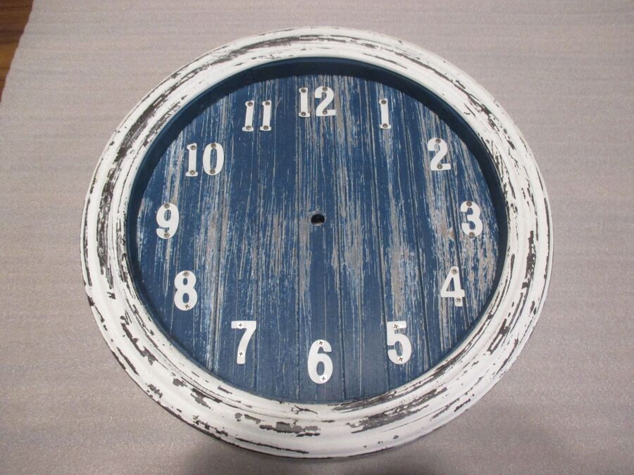 壊れた時計をサインボードにリメイク!