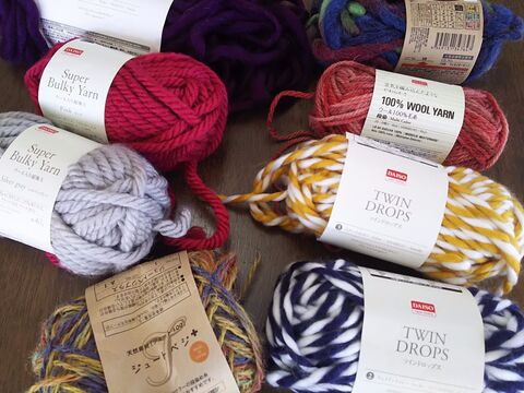 ダイソー毛糸でカラフル玄関マット 段ボール編みでつくる 暮らしニスタ ダイソー毛糸でカラフル玄関マット 段ボール編みでつくる 暮らしニスタ