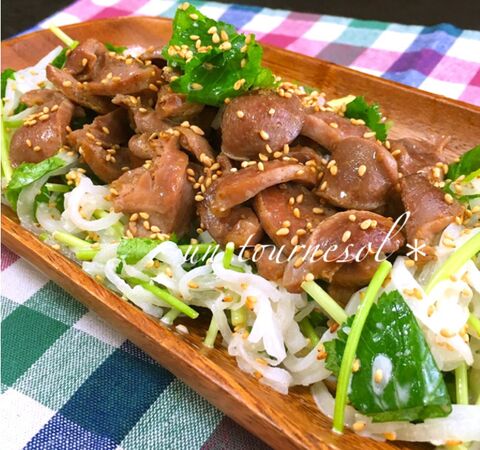 食欲アップに 三つ葉と大根のがっつり砂肝サラダ 暮らしニスタ