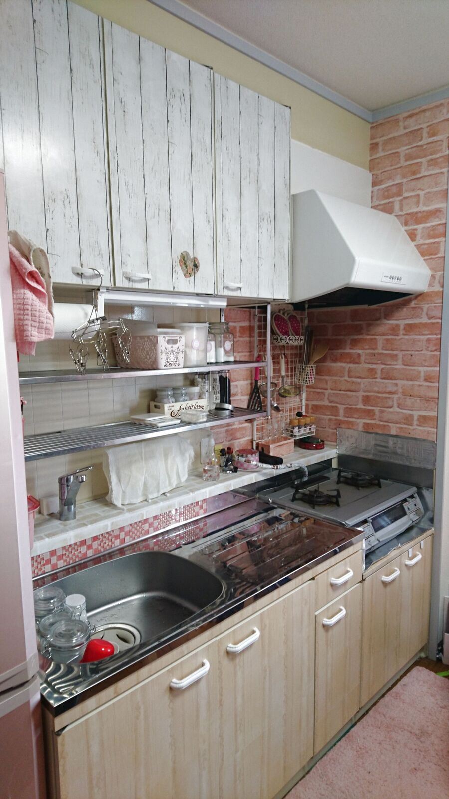 リメイクシートでシンク コンロ下扉をイメチェン 暮らしニスタ リメイクシートでシンク コンロ下扉をイメチェン 暮らしニスタ