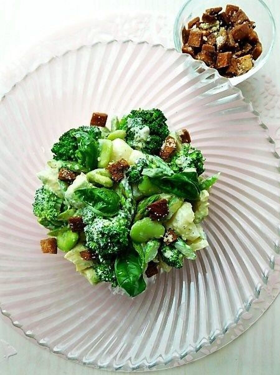 パルミジャーノ香るパン耳クルトンとお野菜たっぷりグリーンサラダ 暮らしニスタ パルミジャーノ香るパン耳クルトンとお野菜たっぷりグリーンサラダ 暮らしニスタ