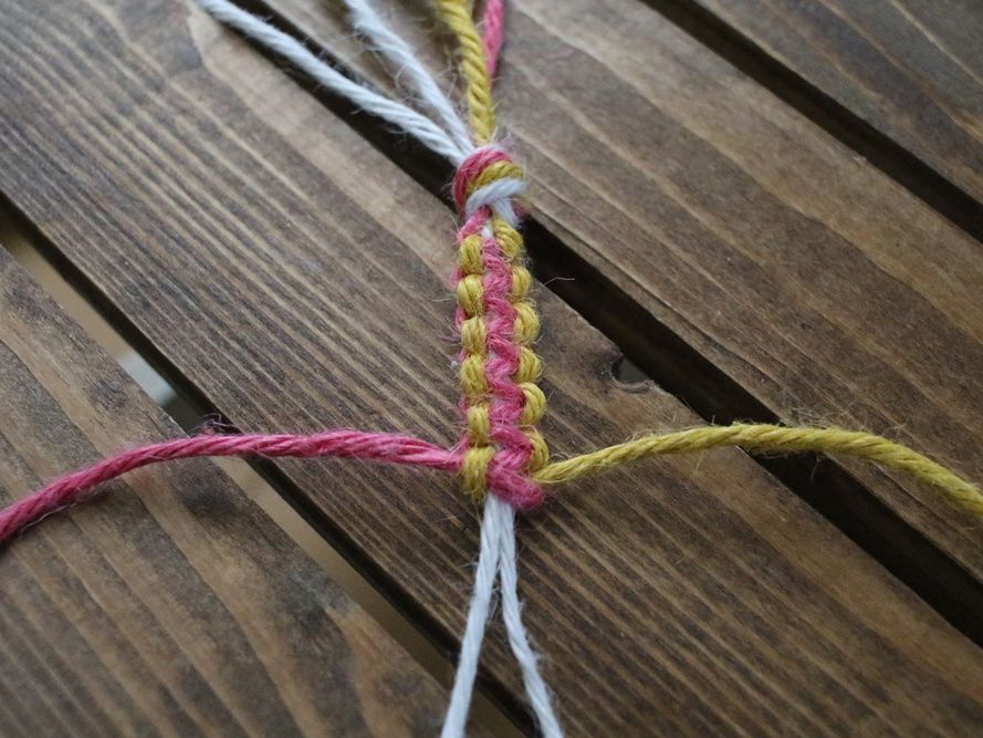 保存版 写真で解説 実は簡単 平編み 平結び の編み方 暮らしニスタ