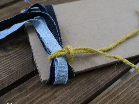 ダイソー デニムヤーンで お洒落なタッセルの作り方 暮らしニスタ ダイソー デニムヤーンで お洒落なタッセルの作り方 暮らしニスタ