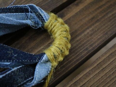 ダイソー デニムヤーンで お洒落なタッセルの作り方 暮らしニスタ