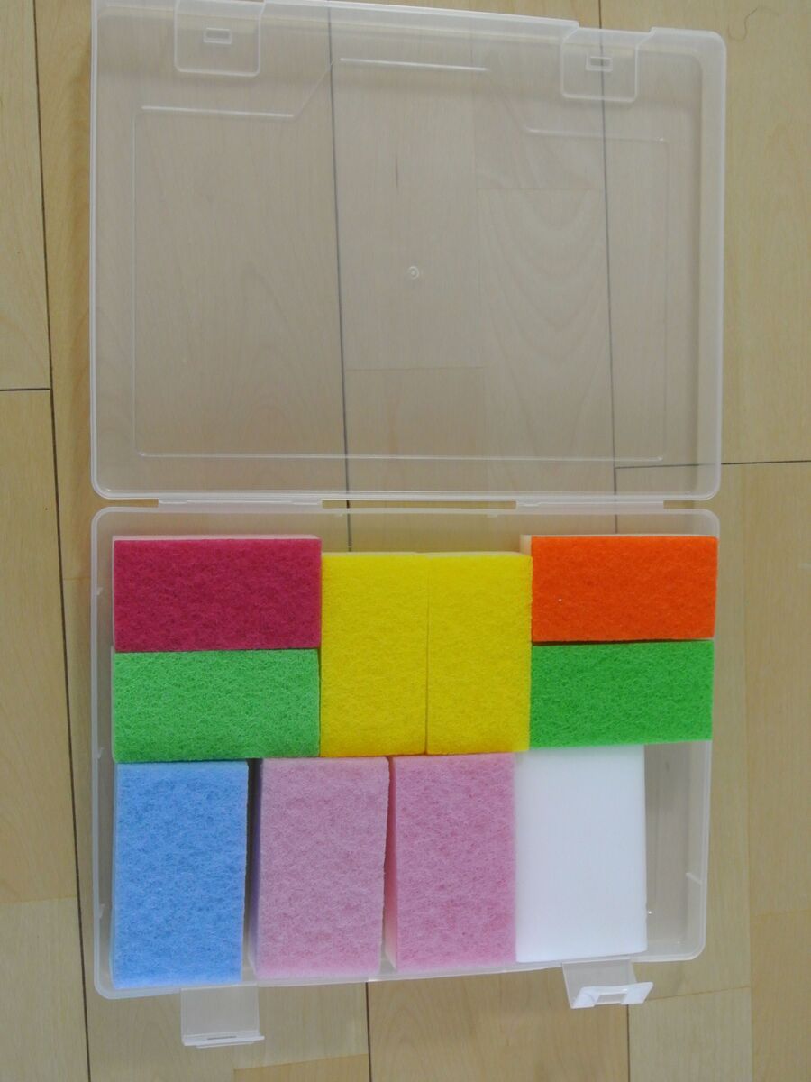 洗面所のストック収納 スポンジ 歯ブラシ 洗剤ストック はセリア ダイソーの書類ケースで 暮らしニスタ