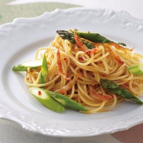 春が香る 桜えびとアスパラガスのペペロンチーノ レシピのご紹介 暮らしニスタ