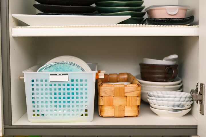 コジマジックが伝授!食器を取り出しやすくする100均収納術