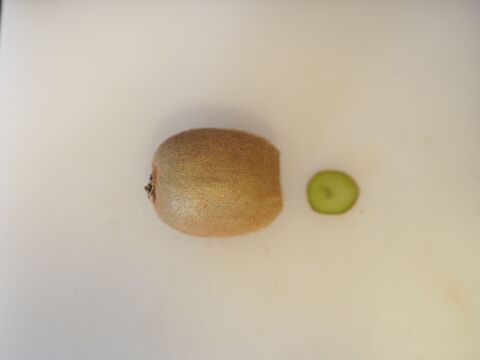 これでスッキリ キウイの芯 がキレイに取れる方法を知っていますか 試してみた 暮らしニスタ これでスッキリ キウイの芯 がキレイに取れる方法を知っていますか 試してみた 暮らしニスタ