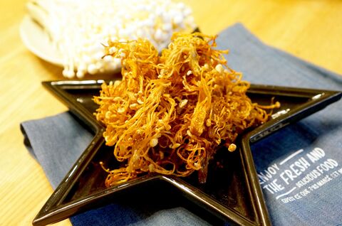 低カロリーおつまみ えのきの素揚げカレー塩味のレシピ 暮らしニスタ