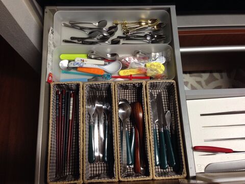 無印 Ikeaのプチプラアイテムでカトラリー収納をすっきり改善 暮らしニスタ 無印 Ikeaのプチプラアイテムでカトラリー収納をすっきり改善 暮らしニスタ