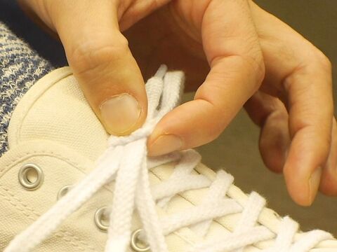 裏技 ほどけない靴ひもの結び方 暮らしニスタ 裏技 ほどけない靴ひもの結び方 暮らしニスタ