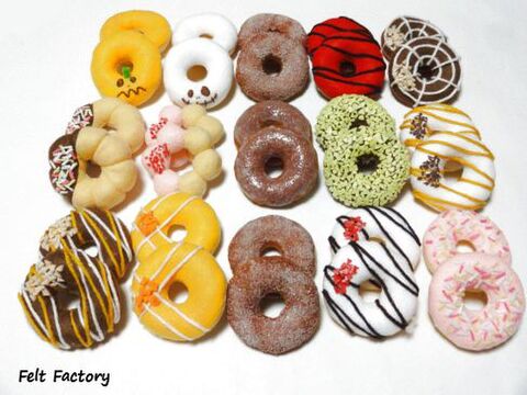 フェルトドーナツのデコレーション チョコソースver 暮らしニスタ フェルトドーナツのデコレーション チョコソースver 暮らしニスタ