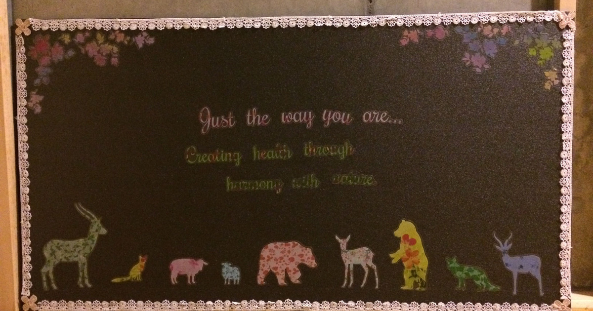 ダイソーのウォールステッカーでフレンチ額縁風 暮らしニスタ