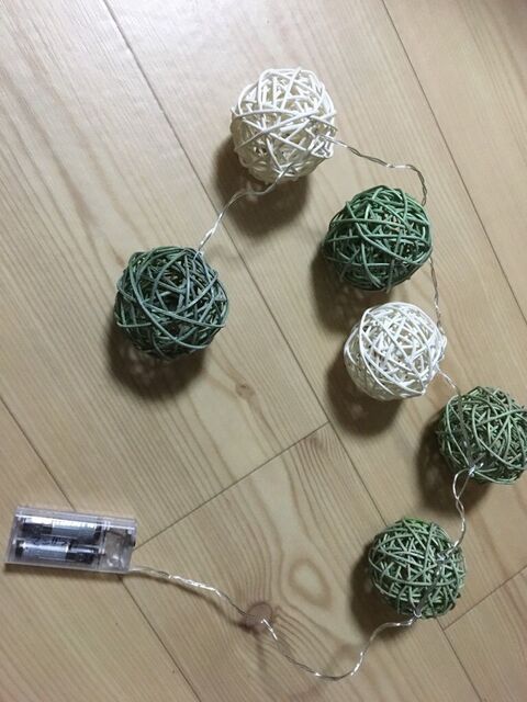 ダイソーのラタンボールで 雑貨屋さん風 インテリアライトの作り方 暮らしニスタ ダイソーのラタンボールで 雑貨屋さん風 インテリアライトの作り方 暮らしニスタ