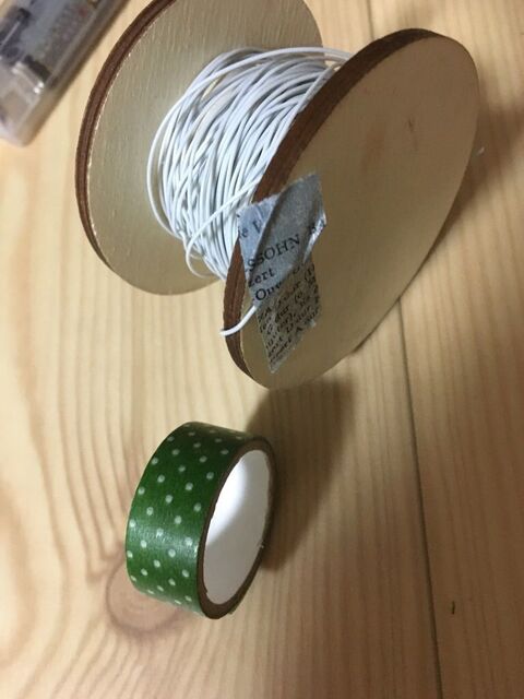 ダイソーのラタンボールで 雑貨屋さん風 インテリアライトの作り方 暮らしニスタ ダイソーのラタンボールで 雑貨屋さん風 インテリアライトの作り方 暮らしニスタ