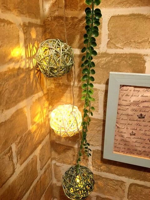 ダイソーのラタンボールで 雑貨屋さん風 インテリアライトの作り方 暮らしニスタ ダイソーのラタンボールで 雑貨屋さん風 インテリアライトの作り方 暮らしニスタ