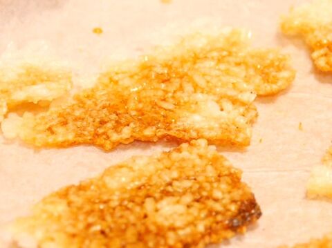 節約おやつレシピ 残ったご飯でおせんべいを作る方法 暮らしニスタ