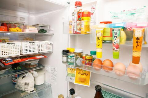 コジマジックの100均収納術で冷蔵庫のすき間を徹底活用 暮らしニスタ コジマジックの100均収納術で冷蔵庫のすき間を徹底活用 暮らしニスタ