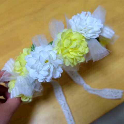 100均リースで簡単 花かんむり コサージュ 暮らしニスタ 100均リースで簡単 花かんむり コサージュ 暮らしニスタ