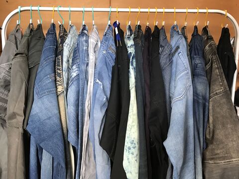 まるでショップ デニムなどのパンツをオシャレに見せる収納 暮らしニスタ まるでショップ デニムなどのパンツをオシャレに見せる収納 暮らしニスタ