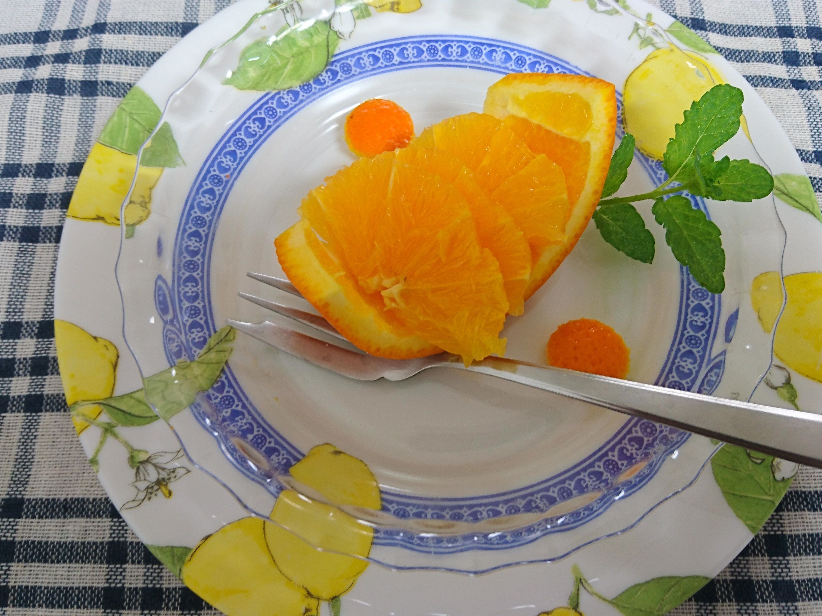 朝食に簡単・・・オレンジの切り方、もちパパスペシャル。