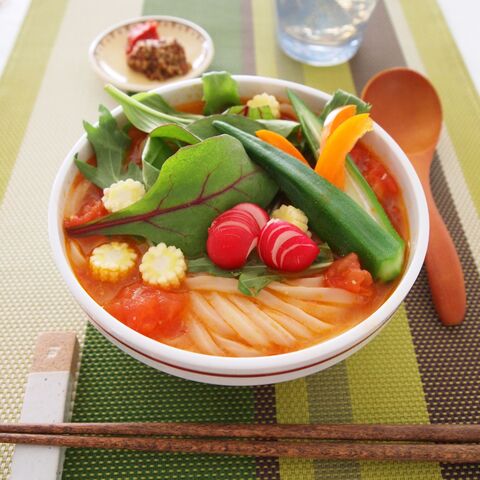 おしゃれに楽しむトレンドレシピ トマトだしのベジうどん 暮らしニスタ おしゃれに楽しむトレンドレシピ トマトだしのベジうどん 暮らしニスタ