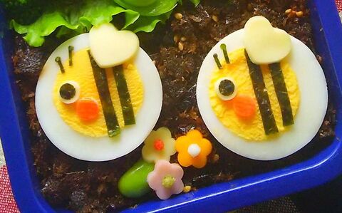 キャラ弁 のせるだけ ゆで卵でハチさんの春弁当 暮らしニスタ キャラ弁 のせるだけ ゆで卵でハチさんの春弁当 暮らしニスタ