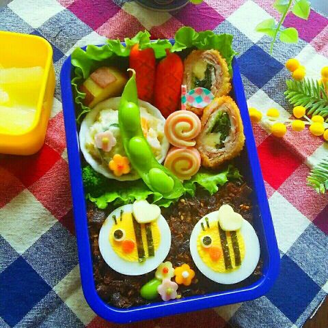 キャラ弁 のせるだけ ゆで卵でハチさんの春弁当 暮らしニスタ キャラ弁 のせるだけ ゆで卵でハチさんの春弁当 暮らしニスタ